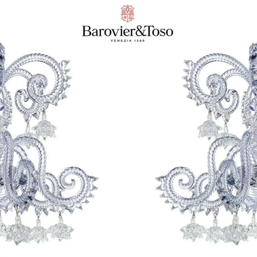 Exquisite Barovier&Toso Venezia 1295 chandelier crafted in clear glass with light blue accents and glossy finish