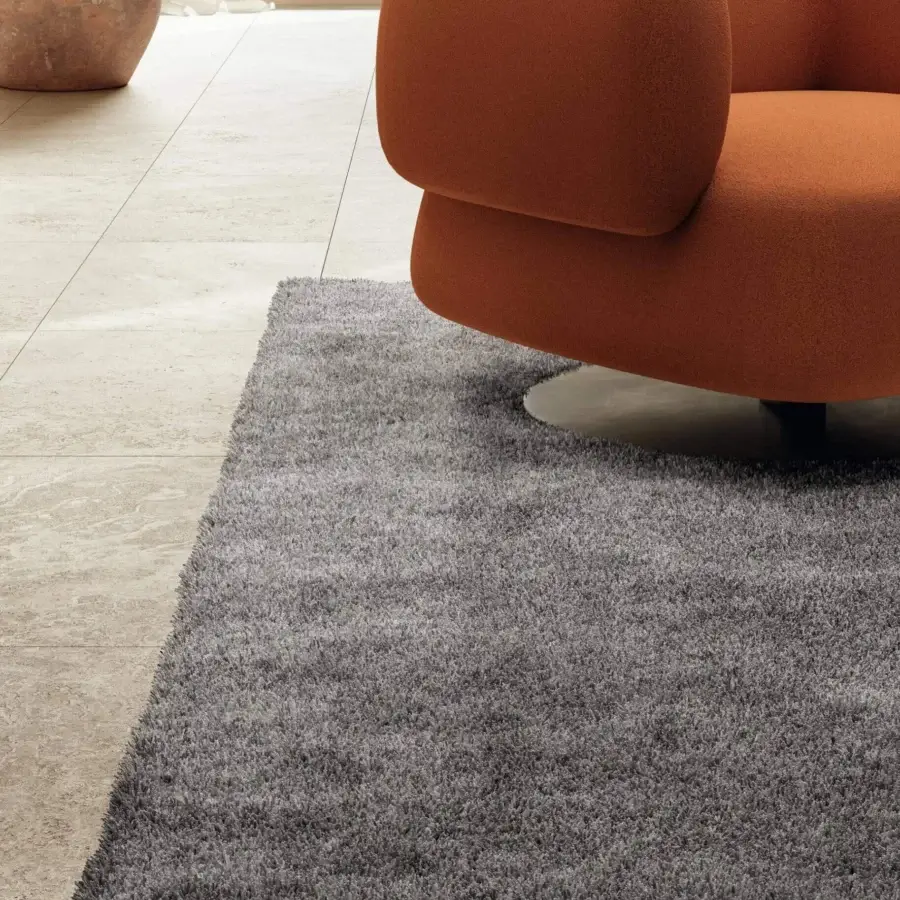 Superior Lago Kipo rug crafted with a dense shaggy texture in a modern gray hue with subtle tonal variations