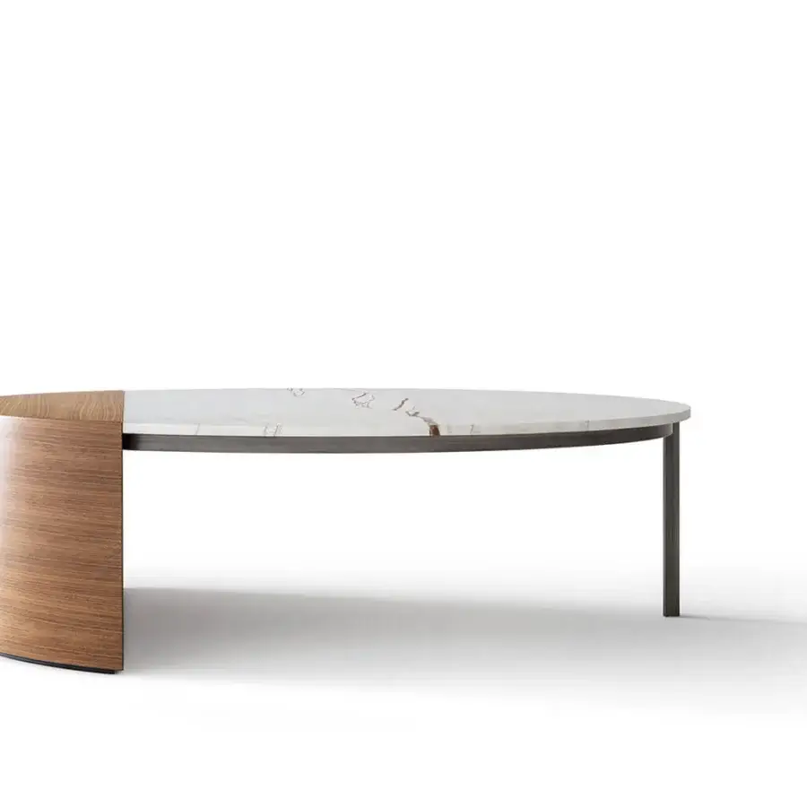 Elegant OAK Central coffee table with brownish veined surface and light-toned wood built within a dark metal frame including leather ottomans