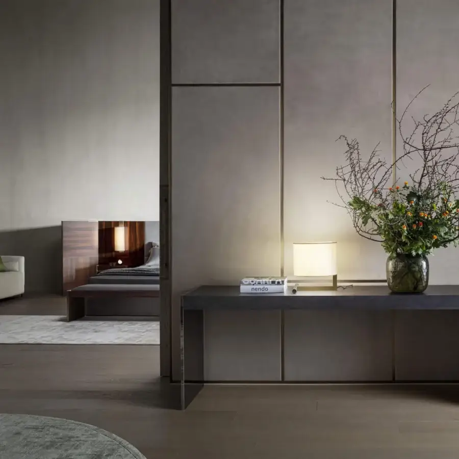 Exclusive OAK Ritornello console with dark leather base and marble top in a matte finish