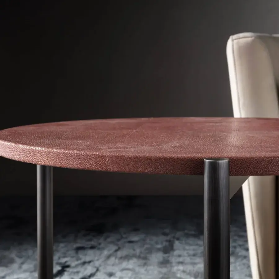 Lavish OAK Ritmo coffee table with reddish-brown leather top and painted metal legs