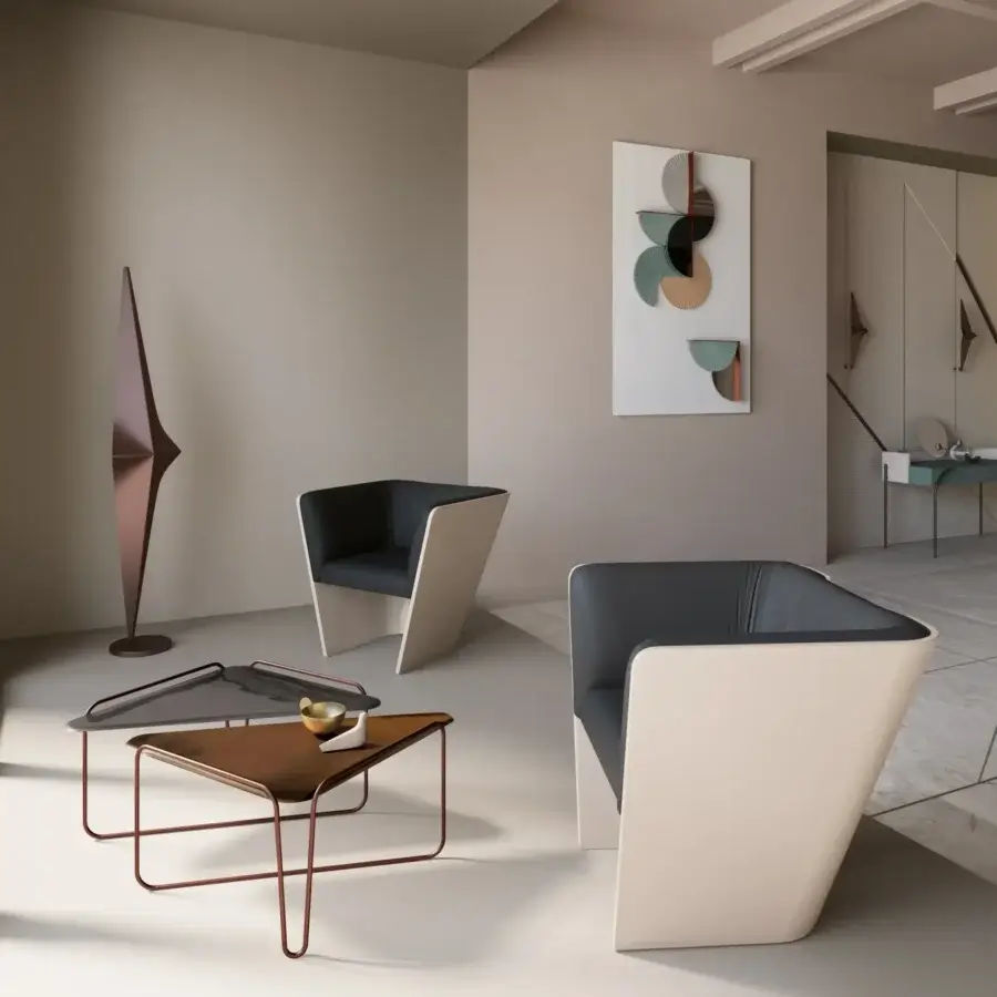 Superior Bizzotto Italia Sensu lounge chair in light beige with a “Blu Pavone” matte base and dark gray leather seating