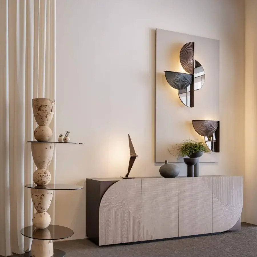 Elegant Bizzotto Italia Pluff Totem side table in briarwood with glass shelves and matte finish