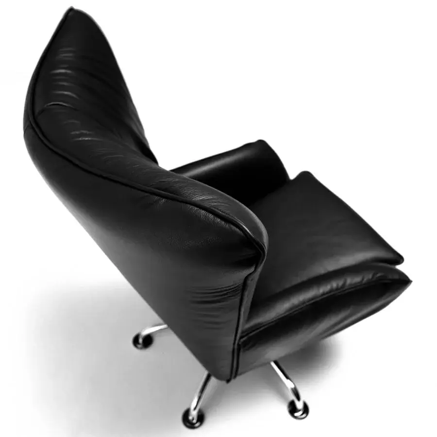 Lavish 4 Mariani Single lounge chair with adjustable seat, footrest and glossy metal base in sleek black leather