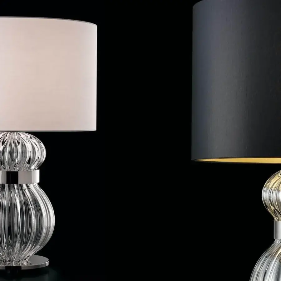 Distinguished Barovier&Toso Medina lamp with cream cylindrical shade and ribbed glass base, accented with metallic ring