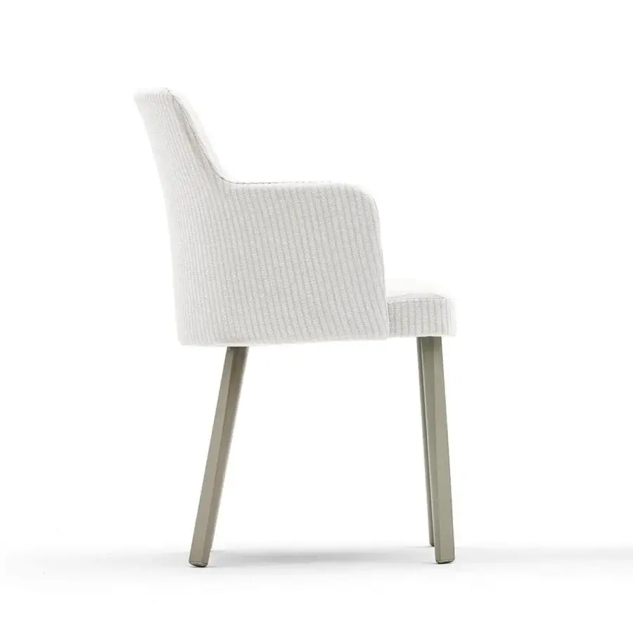 Exceptional Varaschin Emma armchair with light neutral Textilene and powder-coated aluminum structure built with integrated armrests