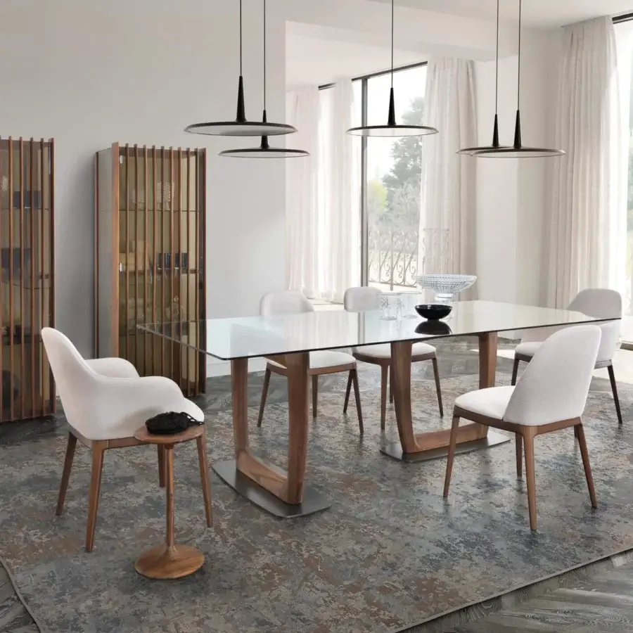 Exceptional Pacini & Cappellini Becky chair with enveloping off-white fabric and refined wooden structure