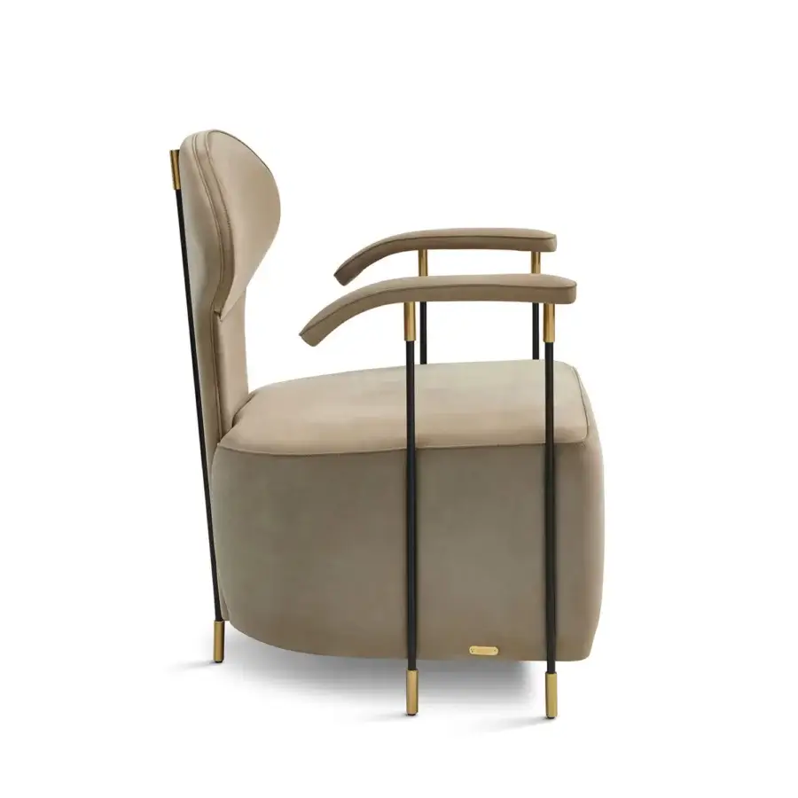 Exceptional Mascheroni Magicabula lounge chair with light beige leather upholstery and a black powder-coated steel structure with brass feet