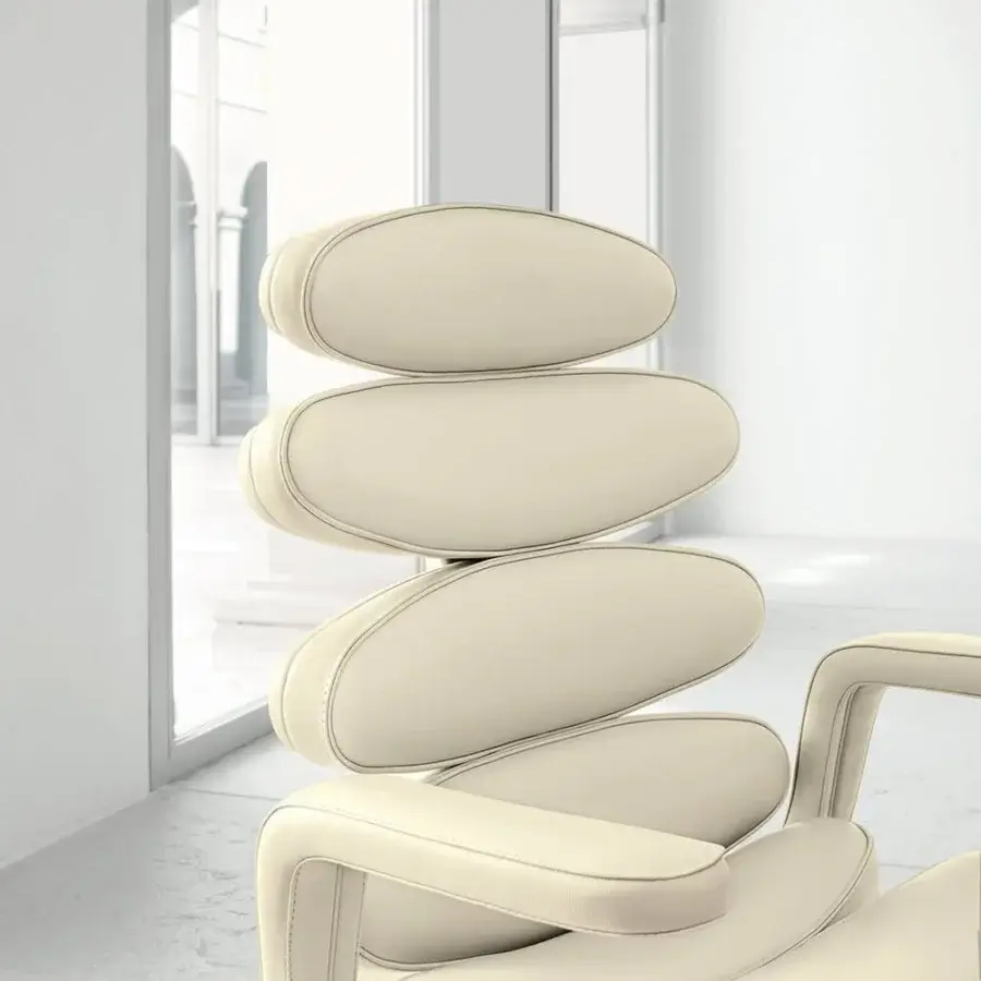 Exceptional Mascheroni Airone armchair built in Italy with creamy off-white upholstery and a shiny swivel 5-spoke base