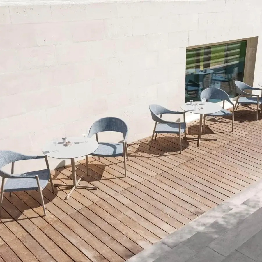 Distinguished Varaschin Clever lounge chair with powder-coated aluminum and durable blue-gray VAR#TEX technical fabric construction