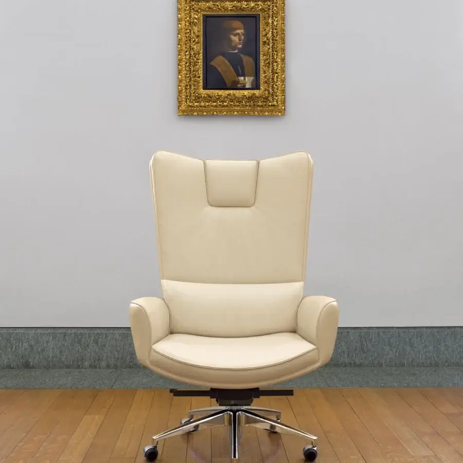 Distinguished Mascheroni Splendour armchair crafted in light cream natural leather with a glossy five-spoke metal base and castors