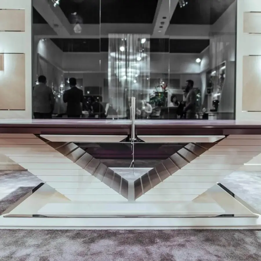 Elegant Vismara Arena table tennis table with extra matt lacquered top and glossy lacquered V-shaped base