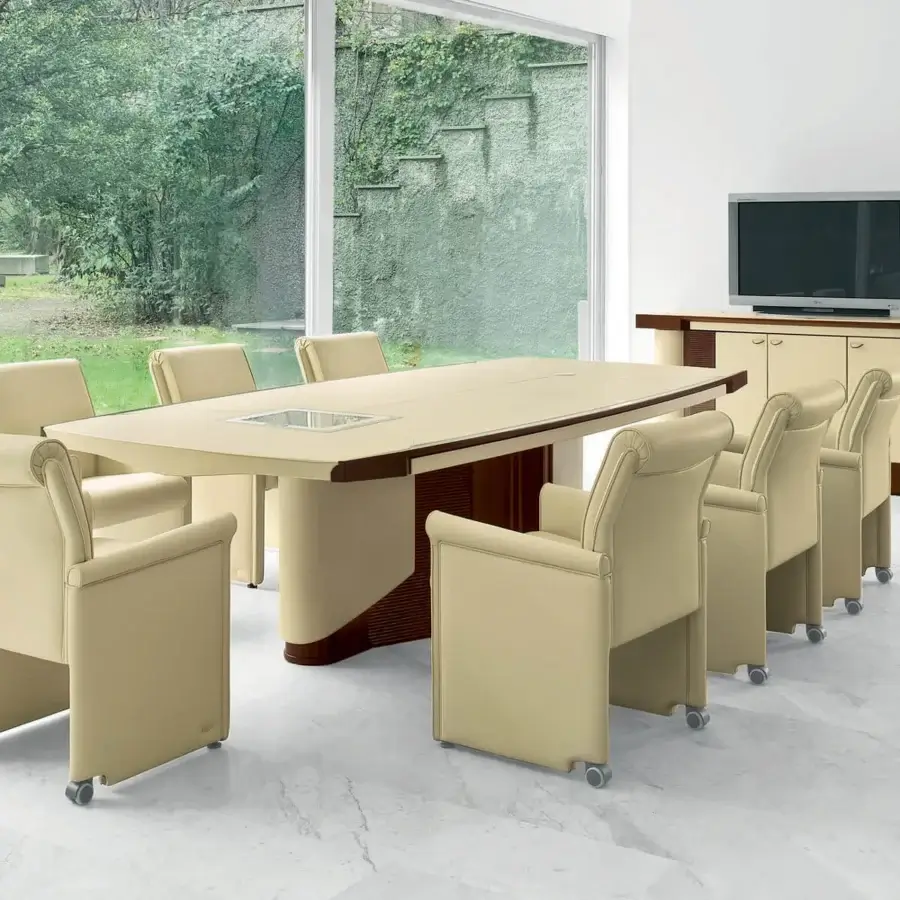 Handcrafted Mascheroni G25 V armchair with light beige natural leather upholstery and solid massive wood structure