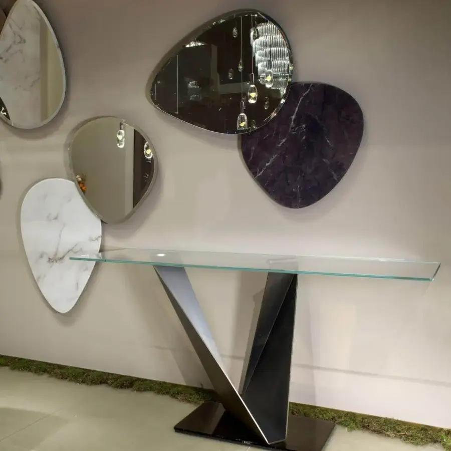 Distinguished Reflex Prisma Steel console with transparent glass and geometric metal base in glossy black and satin silver finish