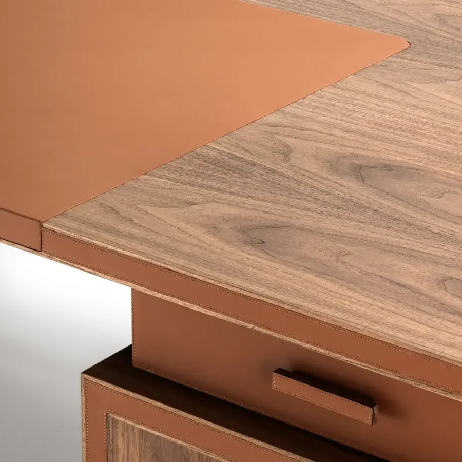 Superior Turri Echo desk with walnut wood top, light brown leather pad and stitched leather trim