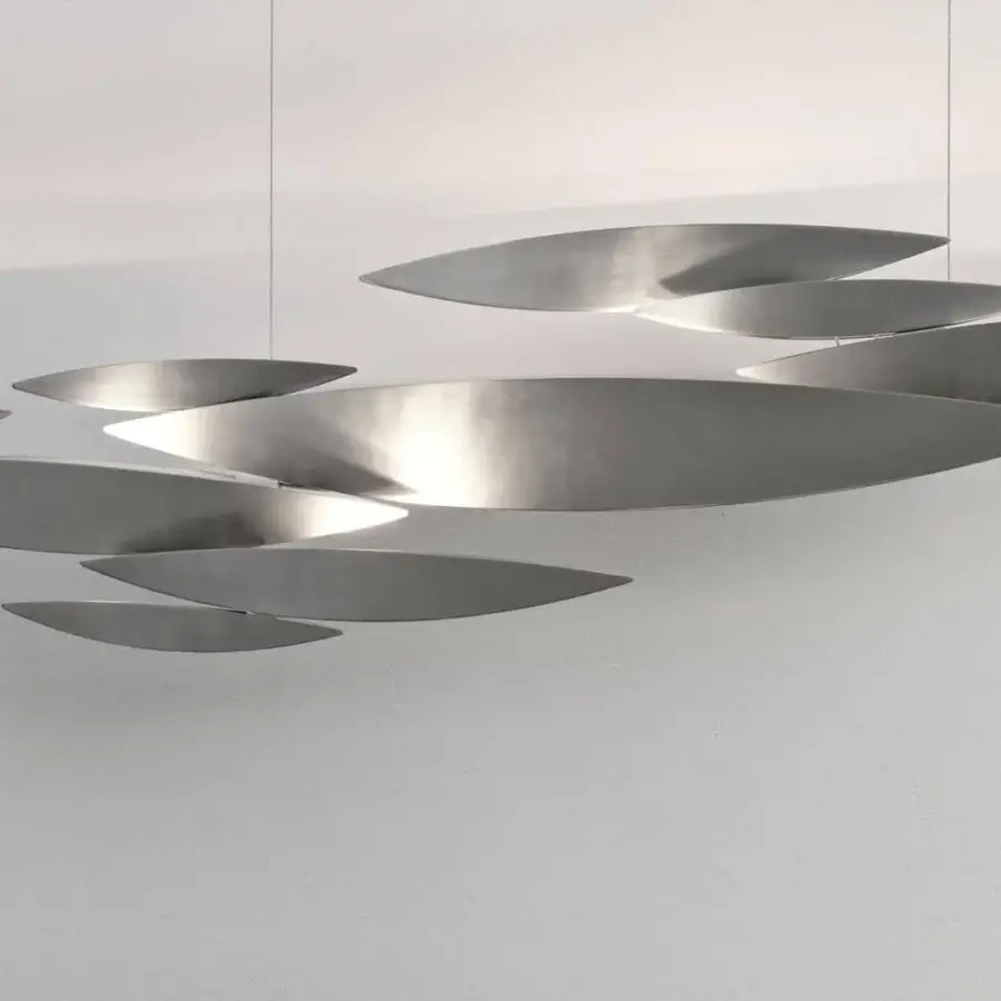 Exceptional Terzani I Lucci Argentati suspension lamp with organically arranged leaf-like forms in brushed nickel creating a tranquil luminescence