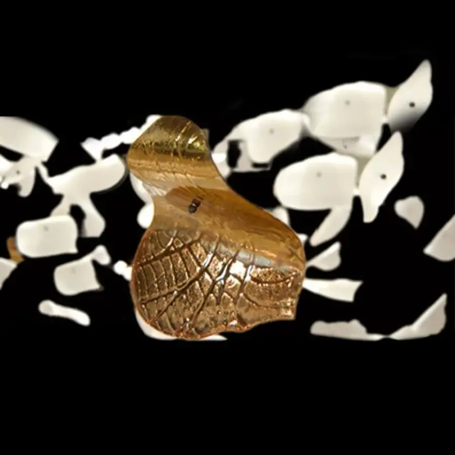 Exceptional Reflex Leaf Suspension lamp with handmade curved etched glass leaves and lustrous gold finish