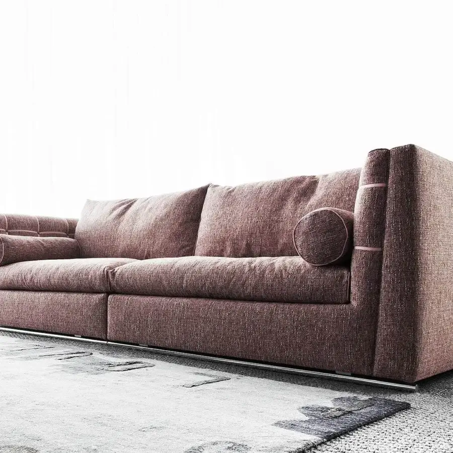 Exceptional Erba Get Back sofa crafted in dusty rose woven fabric with bright chrome finished steel feet