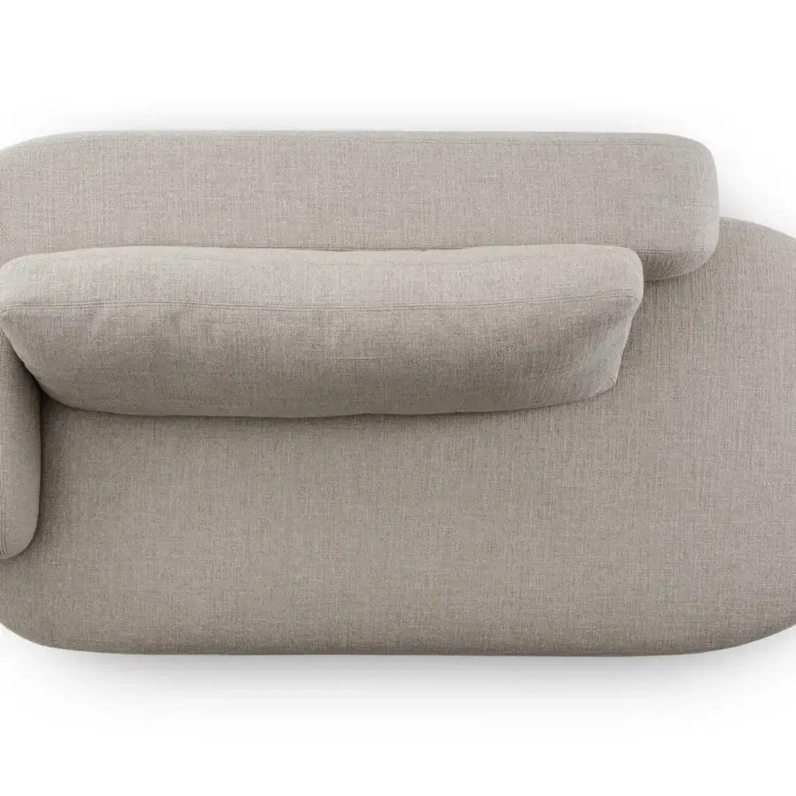 Exceptional Turri Roma chaise lounge with plush fabric upholstery in soft light beige and champagne gold finished metal feet
