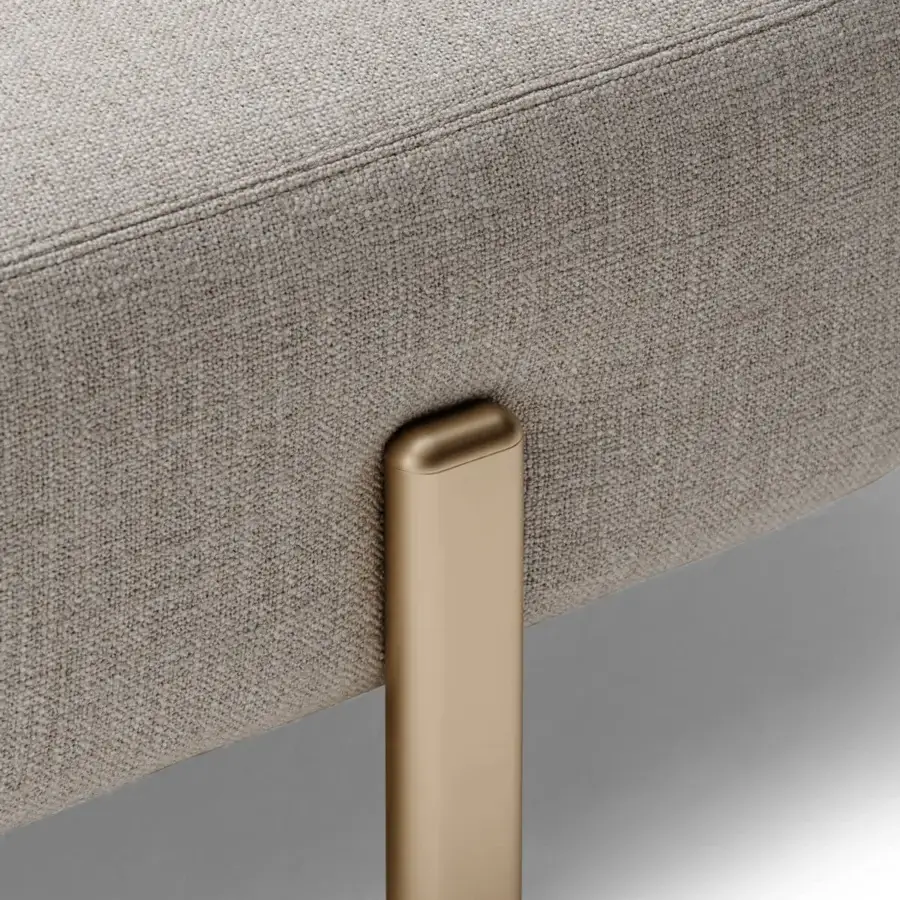 Exceptional Turri Roma chaise lounge with beige textile upholstery and champagne gold metal feet