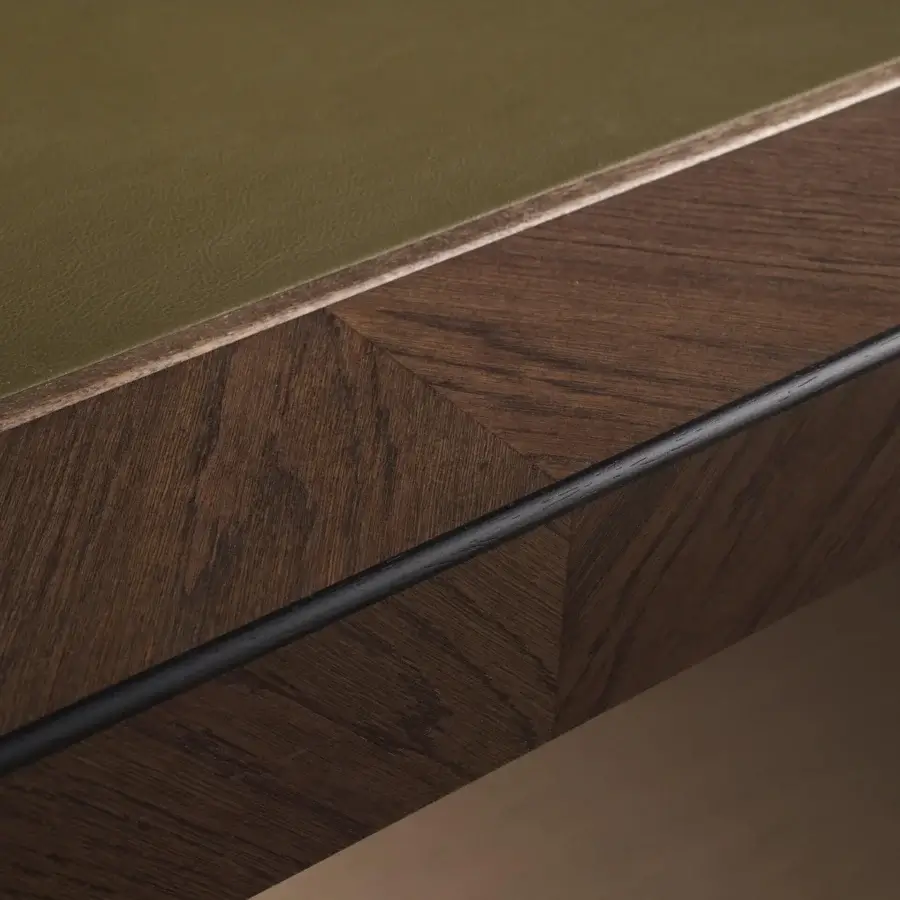 Superior Bellavista Las Vegas table crafted in Italy with green cloth plan, oak veneer and stained maple wood edges in dark brown finish