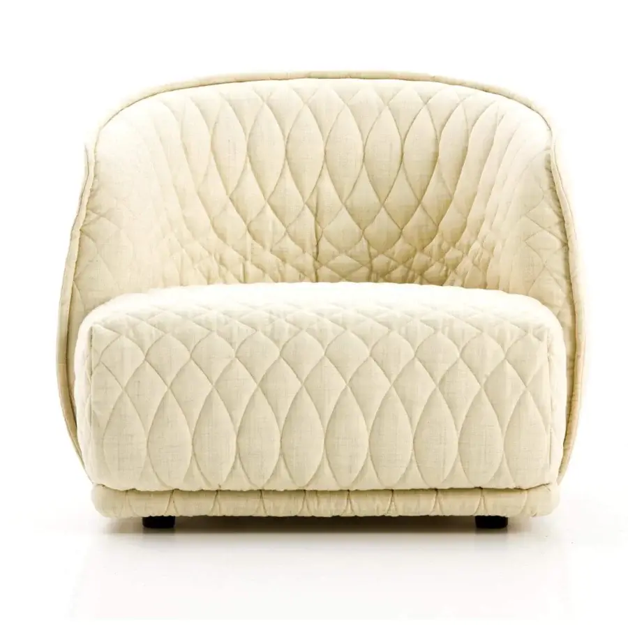 Elegant Moroso Redondo lounge chair crafted in Italy with quilted light beige textile and matte finish