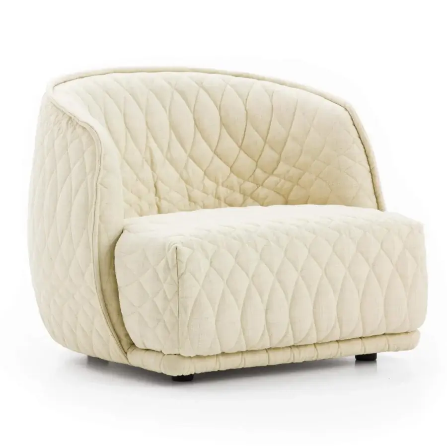 Superior Moroso Redondo lounge chair in light cream quilted fabric with black polypropylene feet crafted in Italy