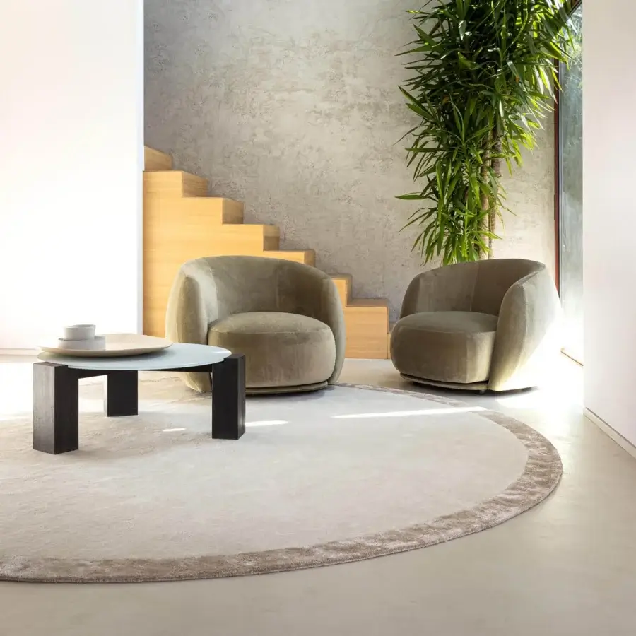 Exceptional Moroso Sama rug crafted from wool and viscose with a textured border and neutral color palette