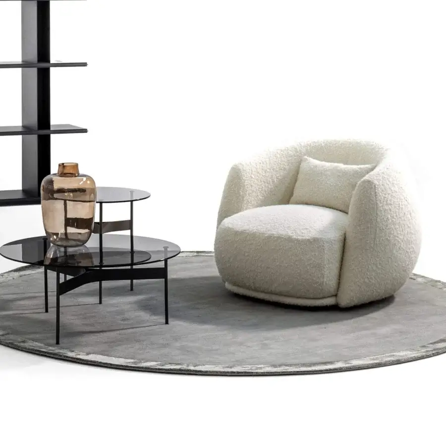 Superior Moroso Sama rug crafted from wool and viscose with a refined texture and sophisticated gray tones including a velvety border