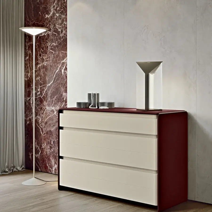 Superior Turri Zero table lamp with triangular satin metal and clear glass in glossy finishes