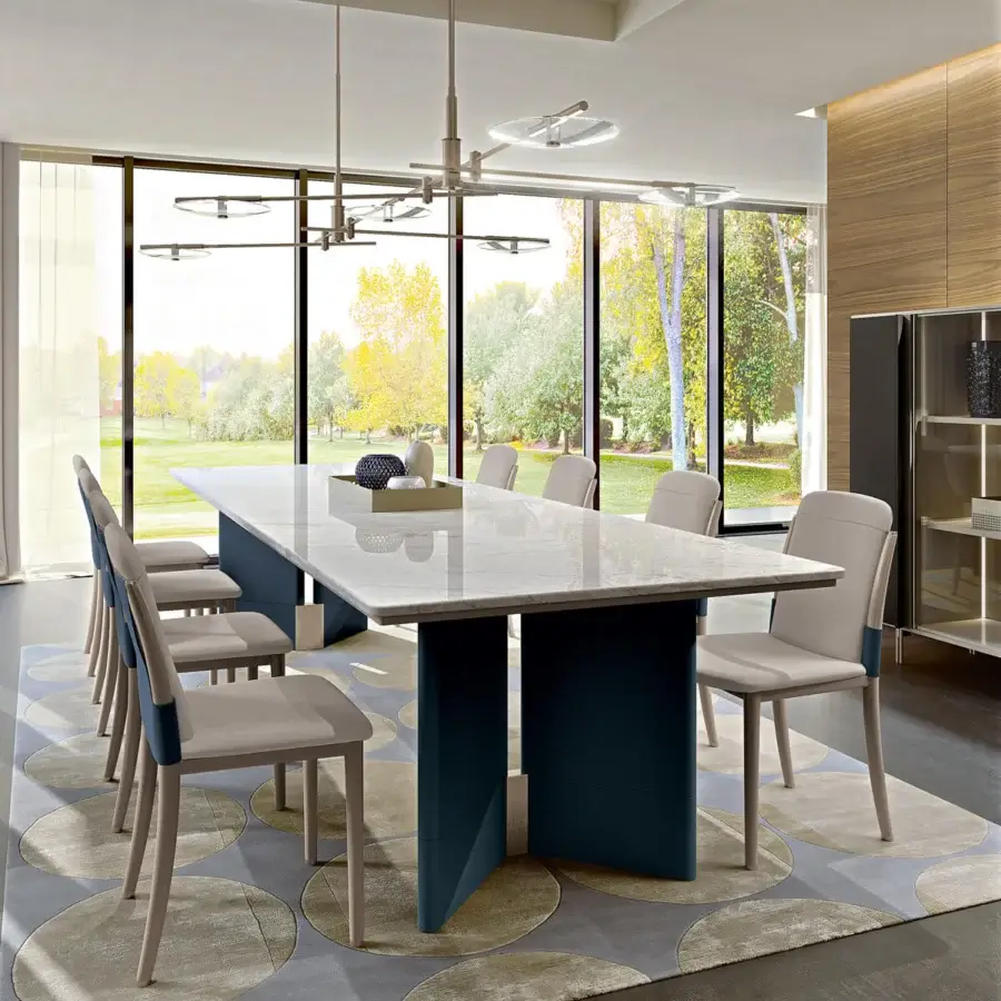 Elegant Turri Zero rug with overlapping geometric circles crafted in gray and beige wool and silk with a smooth matte finish