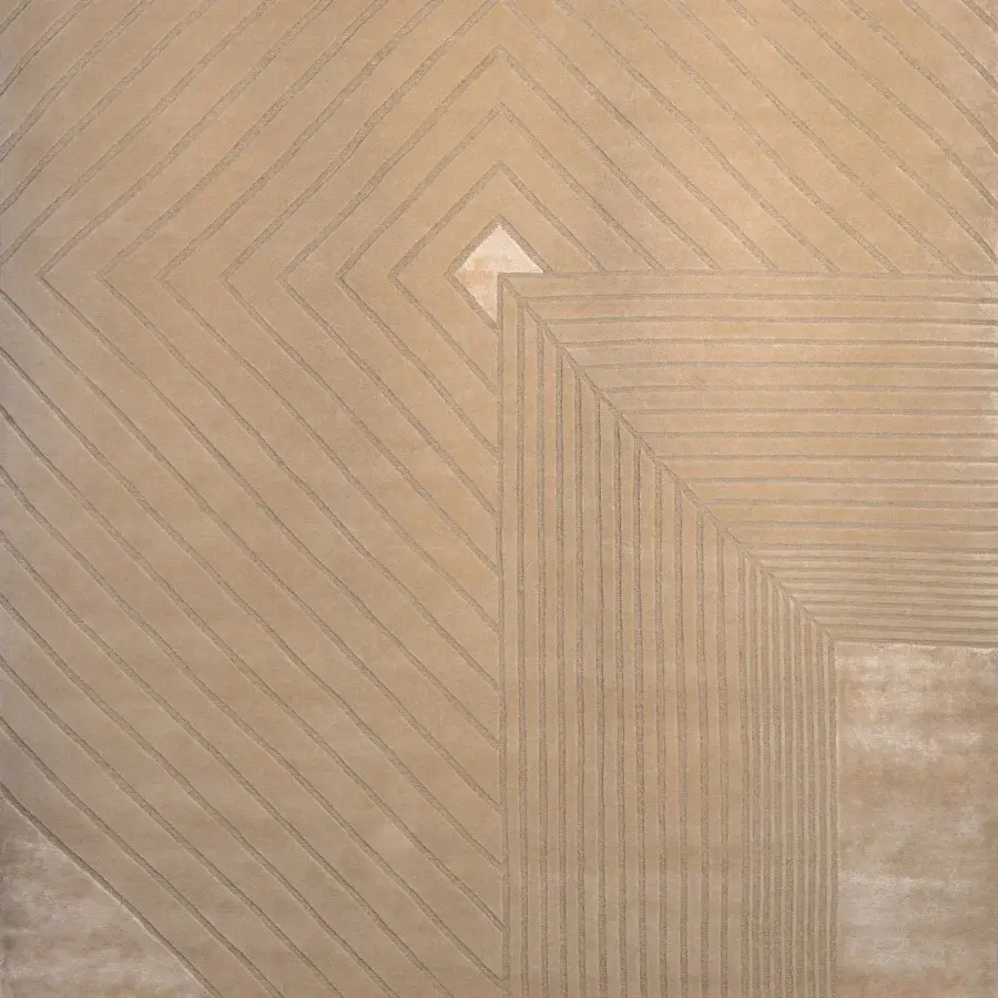 Harmonious Turri Zero rug with layered geometric shapes crafted in light beige wool and silk with a matte finish