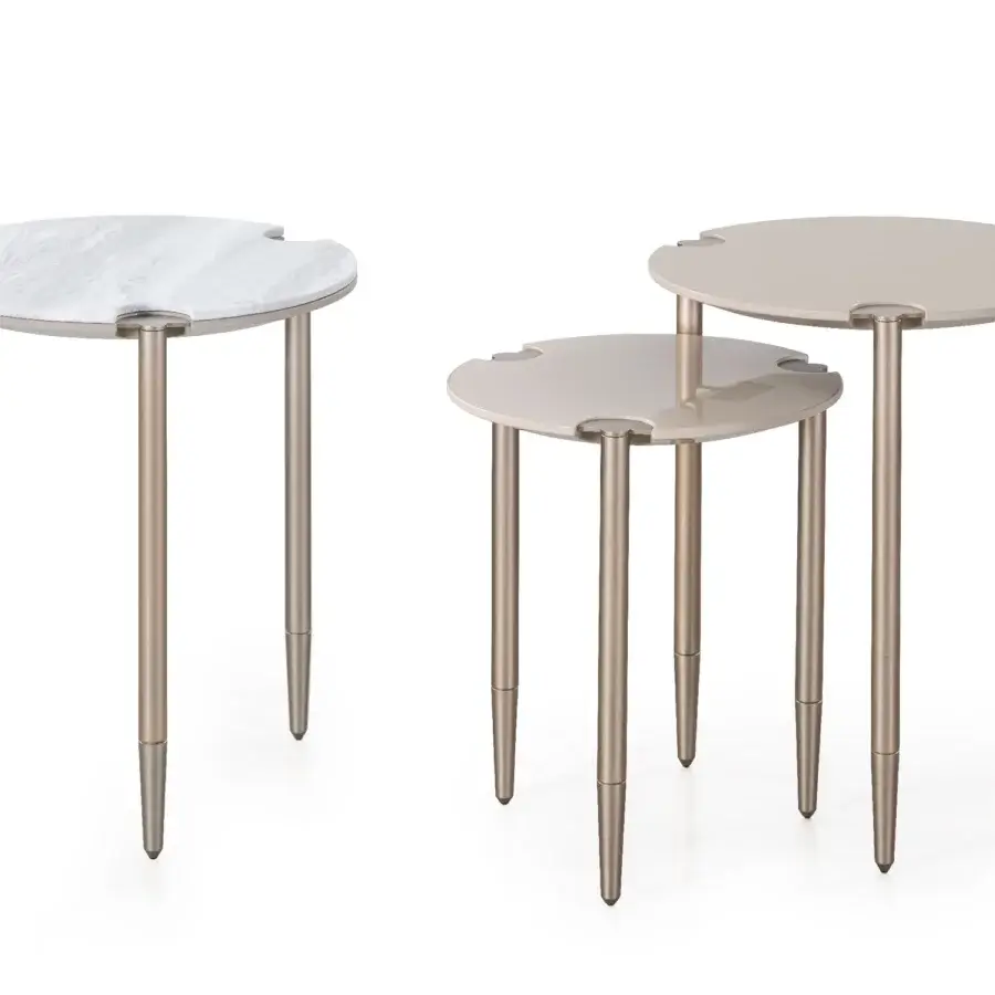Superior Turri Zero table with warm beige lacquered wood top and metallic cylindrical legs