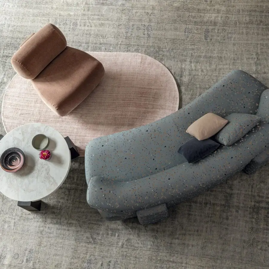 Distinguished Moroso Gogan coffee table crafted in polished white marble with delicate gray veining and dark-finished wood legs