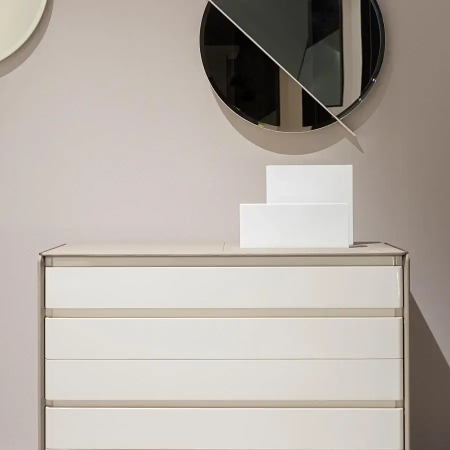 Superior Turri Zero dresser with rounded glossy white lacquered drawers and matte beige leather frame