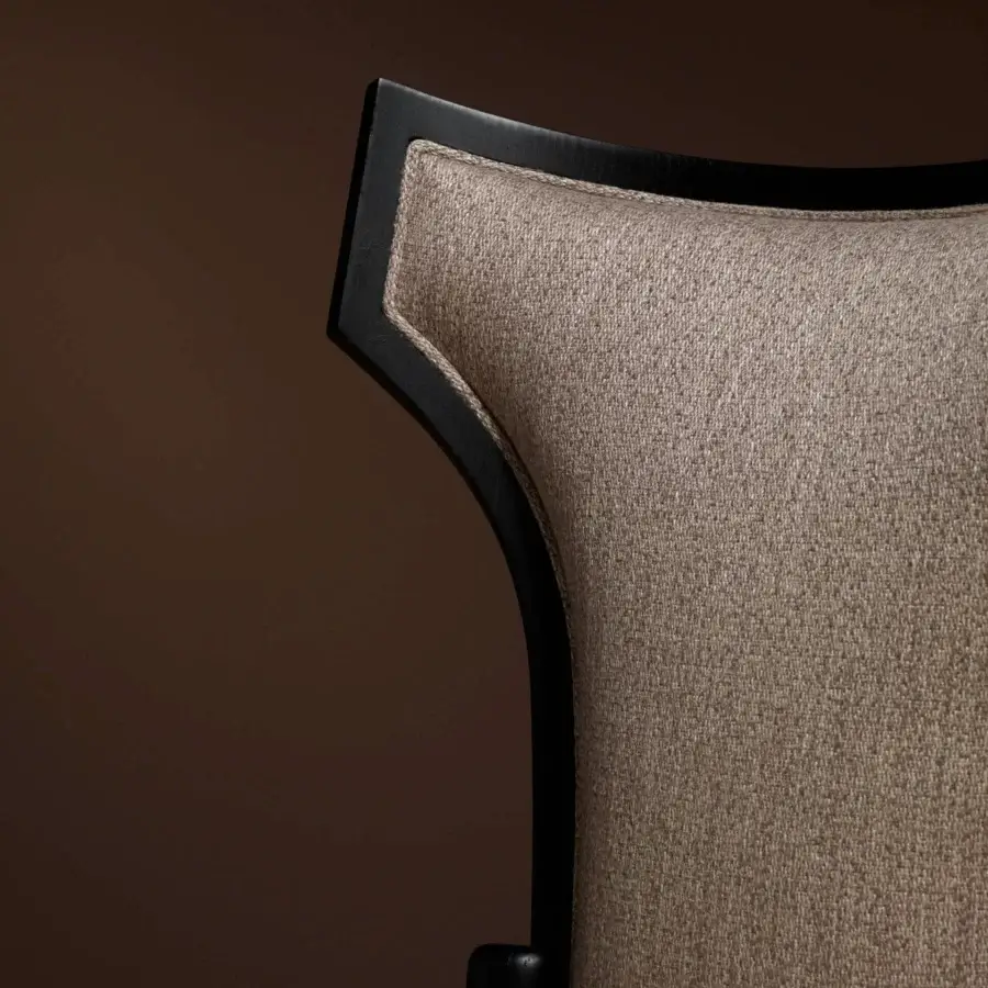 Refined Bellavista Angelina chair with curved multilayer poplar wood, textured beige fabric upholstery and solid oak legs