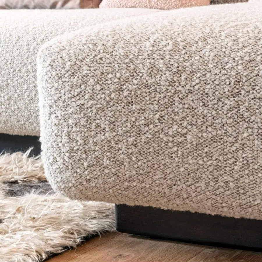 Distinguished Moroso Loveland sectional crafted in Italy with light beige textured textile upholstery and ash wood varnished feet