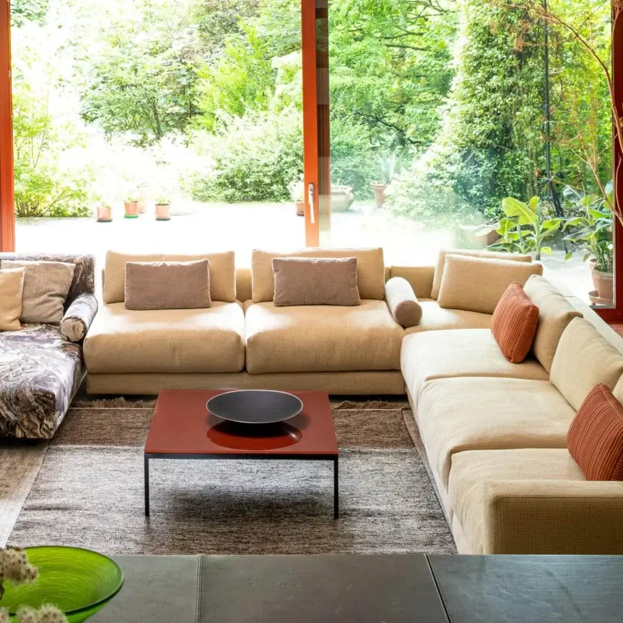 Distinguished Moroso Salon Nanà coffee table with melamine chipboard top and vibrant red Hope finish, built with a powder-coated black steel base