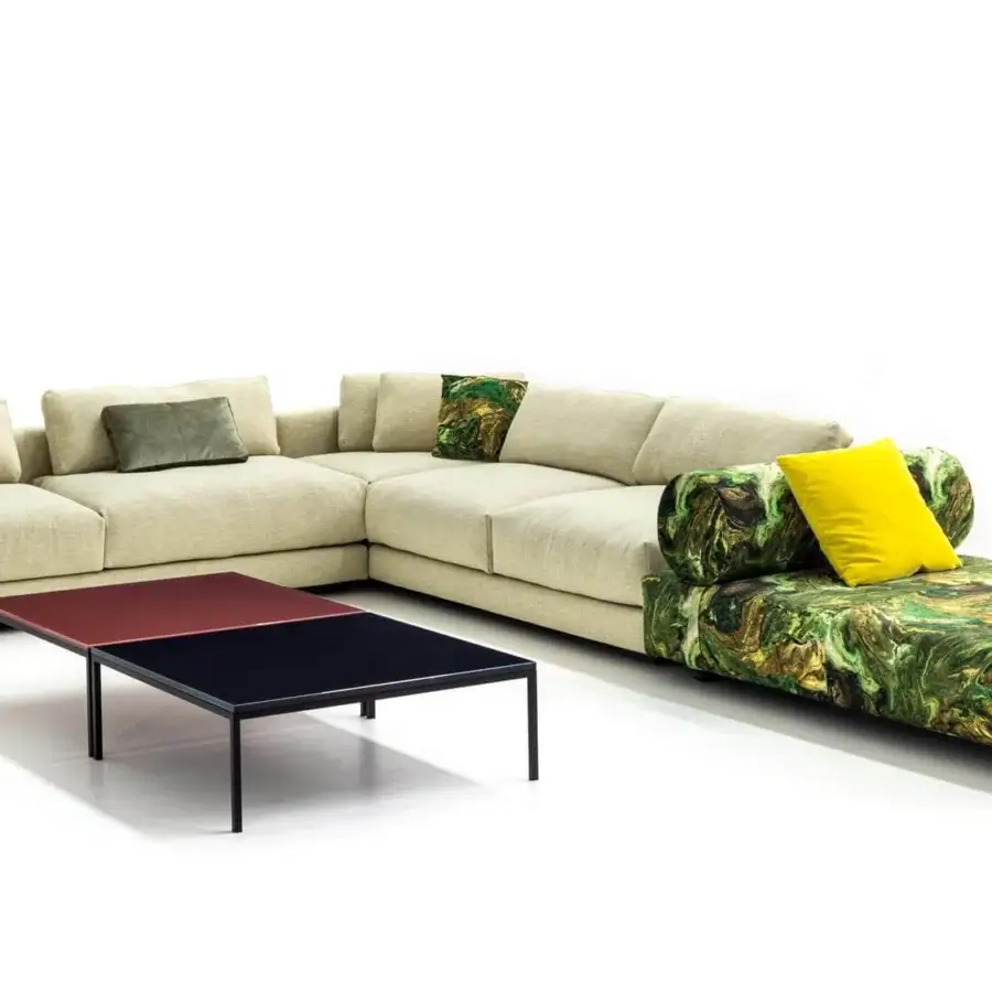 Exceptional Moroso Salon Nanà coffee table with a contrasting deep burgundy and glossy black top in powder-coated steel