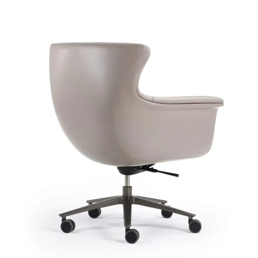 Superior Turri Blues armchair with ergonomic seat upholstered in light beige Italian fabric and adjustable swivel base