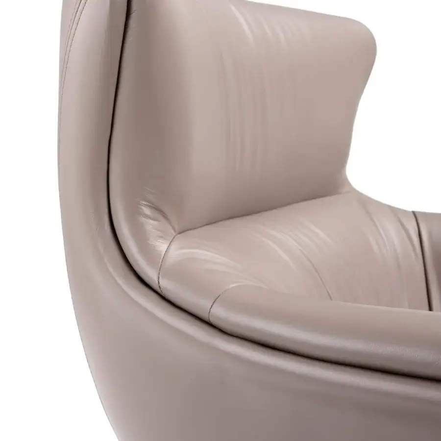 Distinguished Turri Blues armchair with ergonomic seat upholstered in light grey Italian leather and matte finish