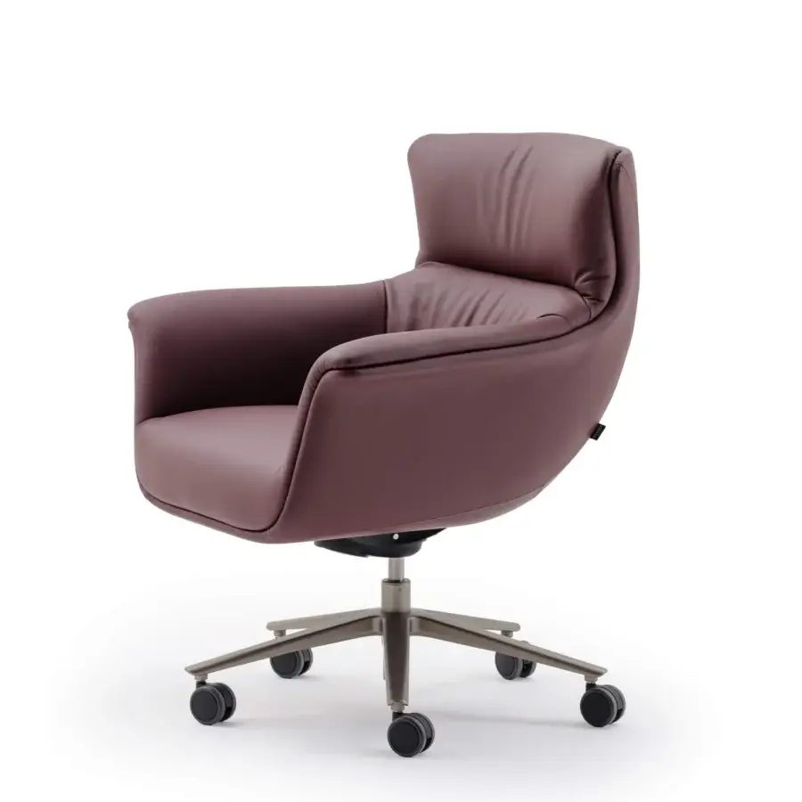 Exceptional Turri Blues armchair with enveloping seat upholstered in smooth mauve synthetic material and matte swivel base