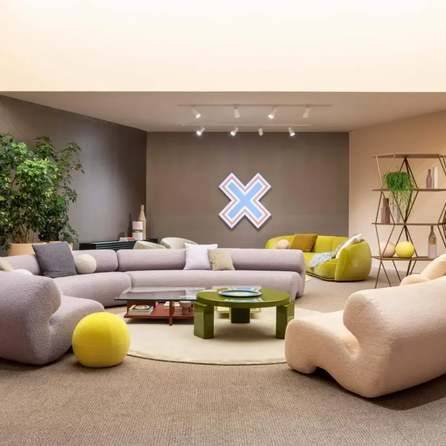 Superior Moroso Shiny Gogan coffee table crafted in Italy with a glossy green polymeric and wooden composite structure and lacquered legs
