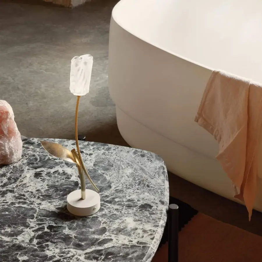 Lavish Slamp Tulip Battery lamp with white Lentiflex silhouette and gold cracklé leaf accents in anodized aluminum