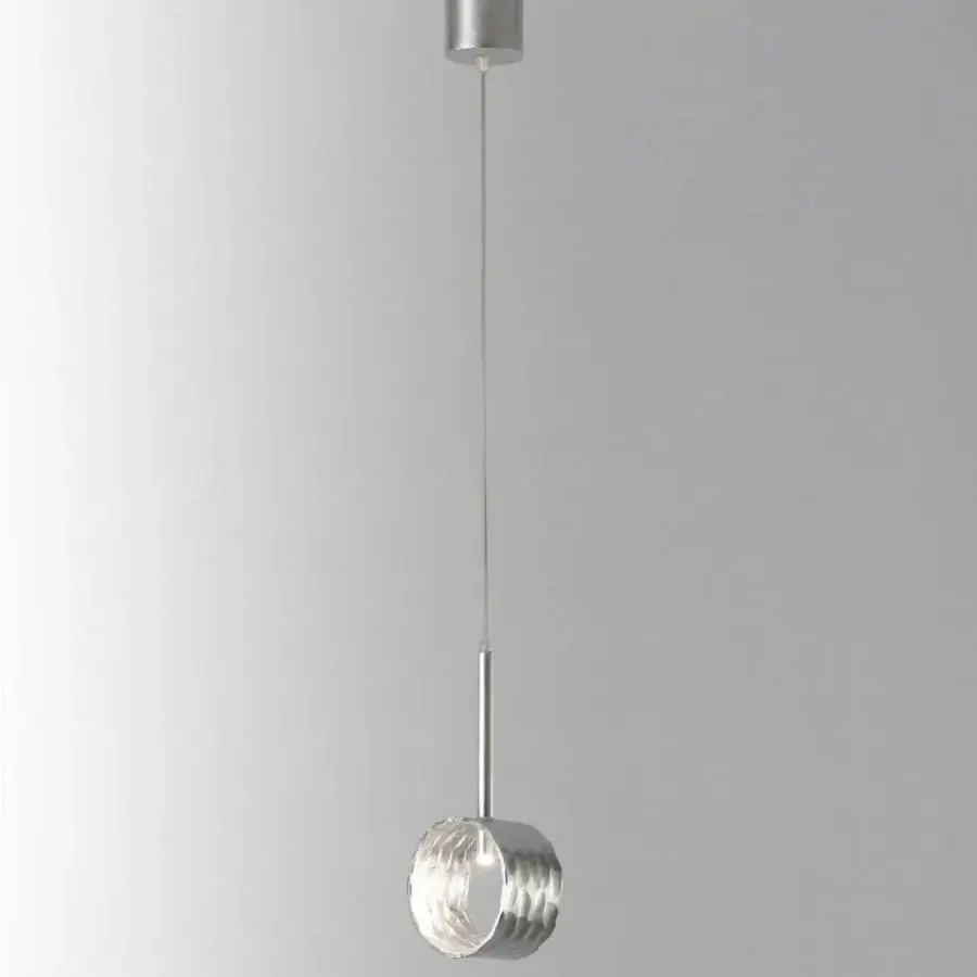 Elegant Stillux Eclipse suspension lamp with a hammered metal ring and slender silver cable construction