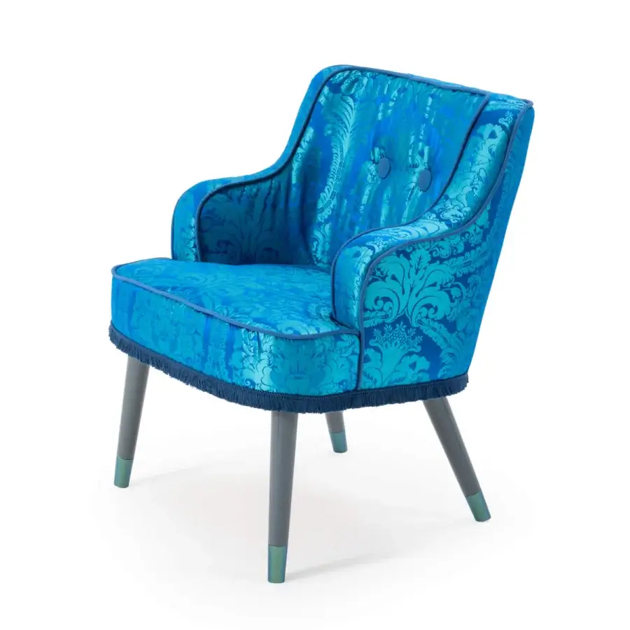 Superior Turri Azul armchair with turquoise and blue damask-like fabric, glossy gray lacquered wooden legs with green accents
