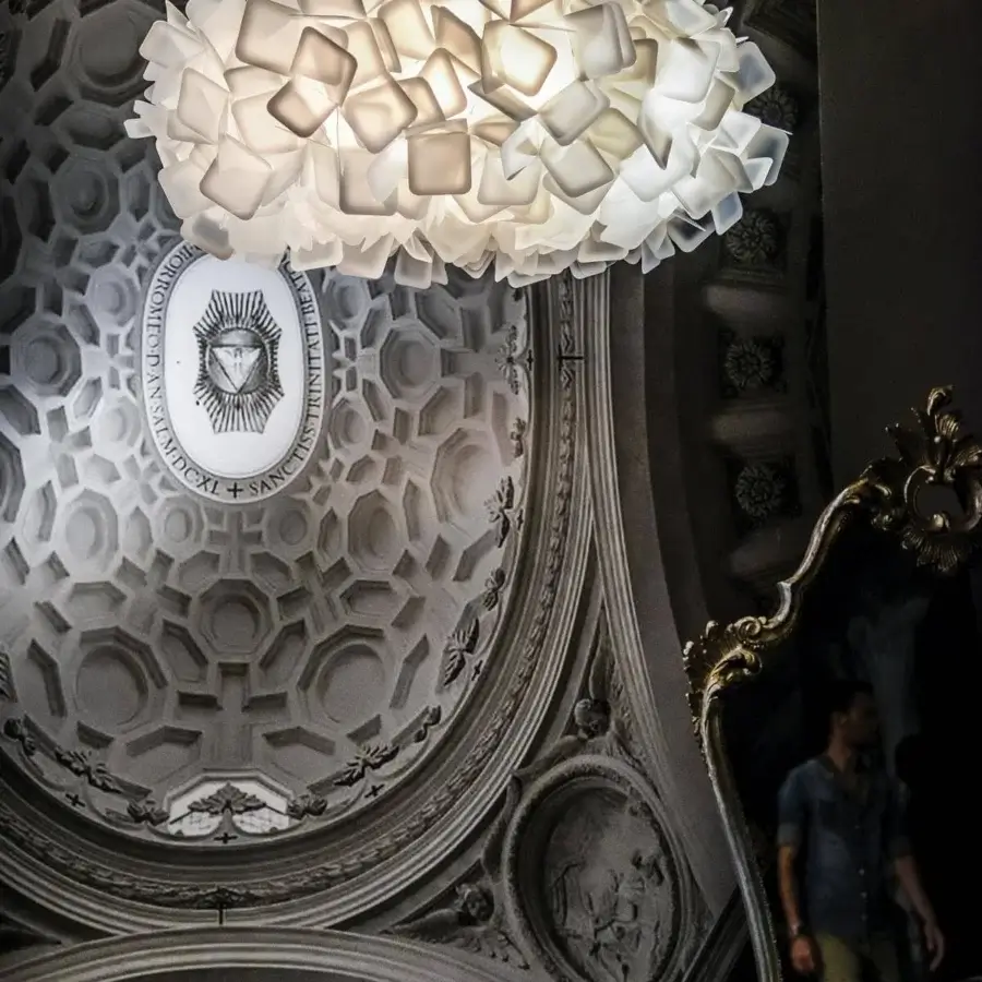 Exceptional Slamp Clizia suspension lamp crafted in translucent white Opalflex® with an irregular cloud-like weave