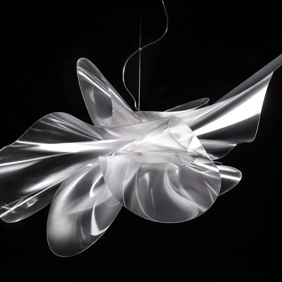 Superior Slamp Étoile suspension lamp exhibiting an organic sculptural form crafted in Lentiflex® with a glossy finish