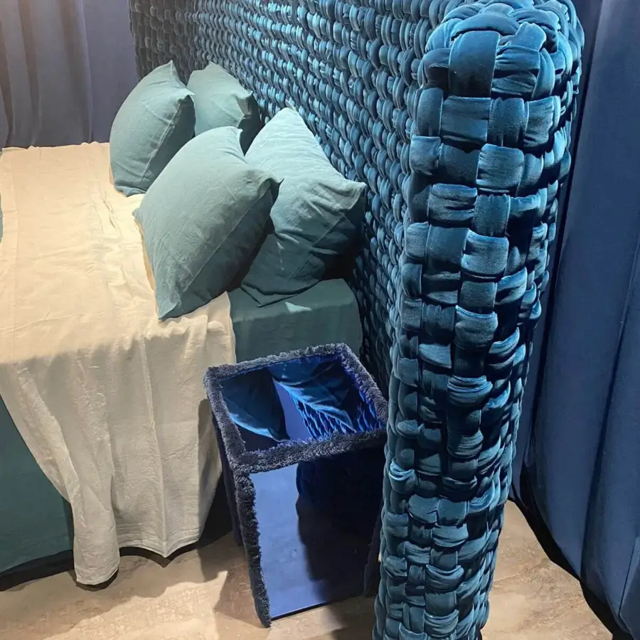 Exceptional Turri Azul bed displays a dramatic headboard handwoven in plush deep blue velvet with smooth velvet upholstery