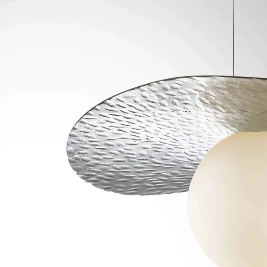Elegant Stillux Balloons suspension lamp with a petal-shaped silhouette in silver-toned hammered metal and matt white glass